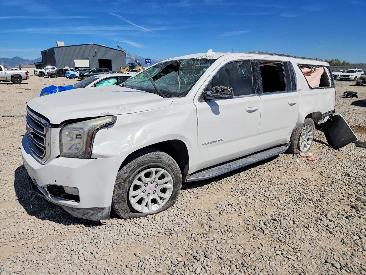 2017 GMC YUKON XL K1500 SLE
