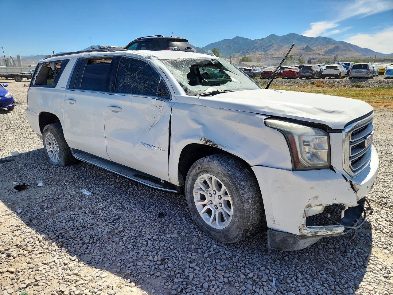 2017 GMC YUKON XL K1500 SLE — снимка 4