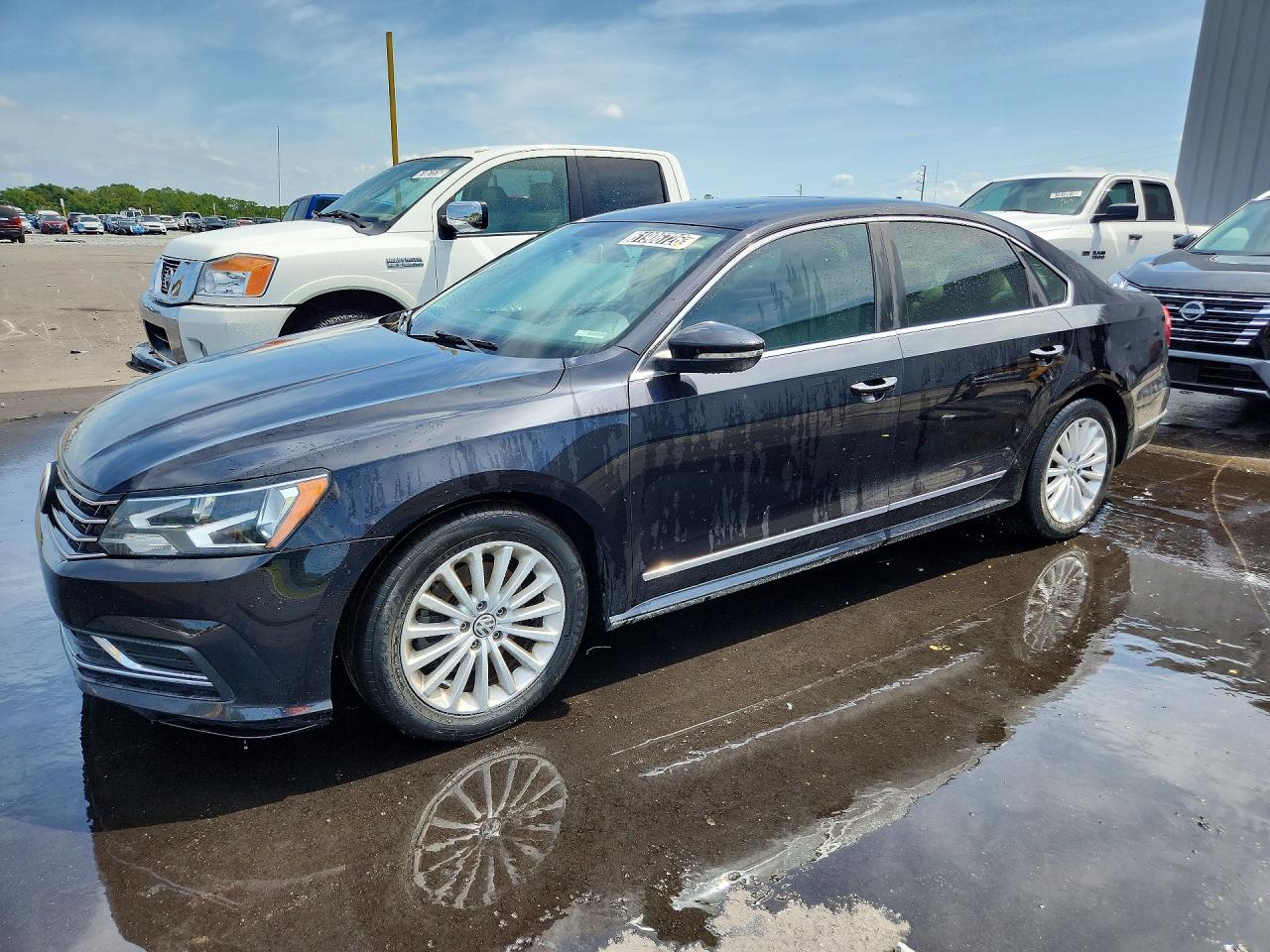 2017 VOLKSWAGEN PASSAT SE