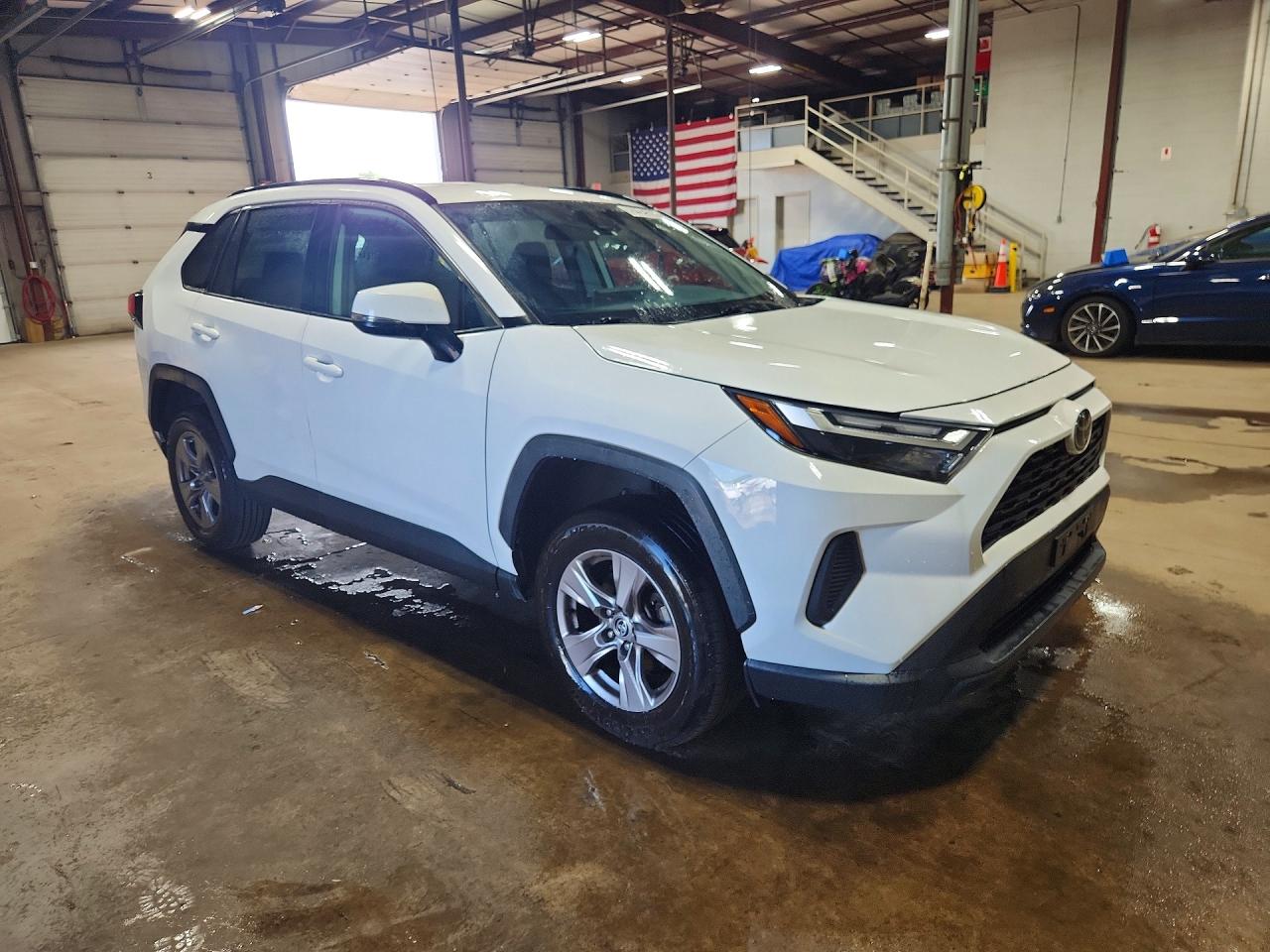 2023 TOYOTA RAV4 XLE — снимка 4