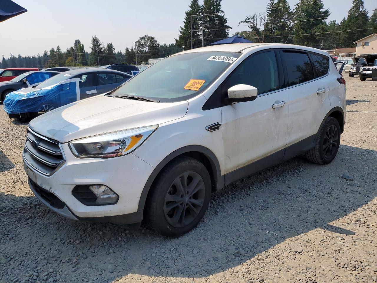 2017 FORD ESCAPE SE