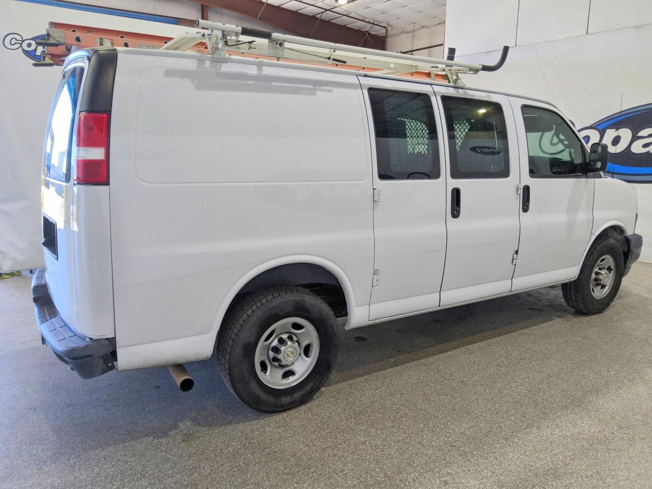 2020 CHEVROLET EXPRESS G2500 — снимка 3