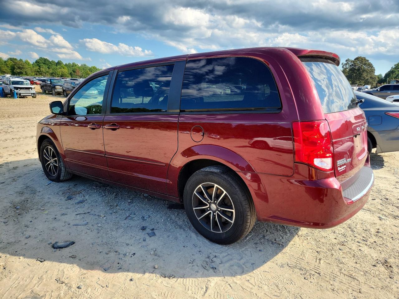 2017 DODGE GRAND CARAVAN GT — снимка 2