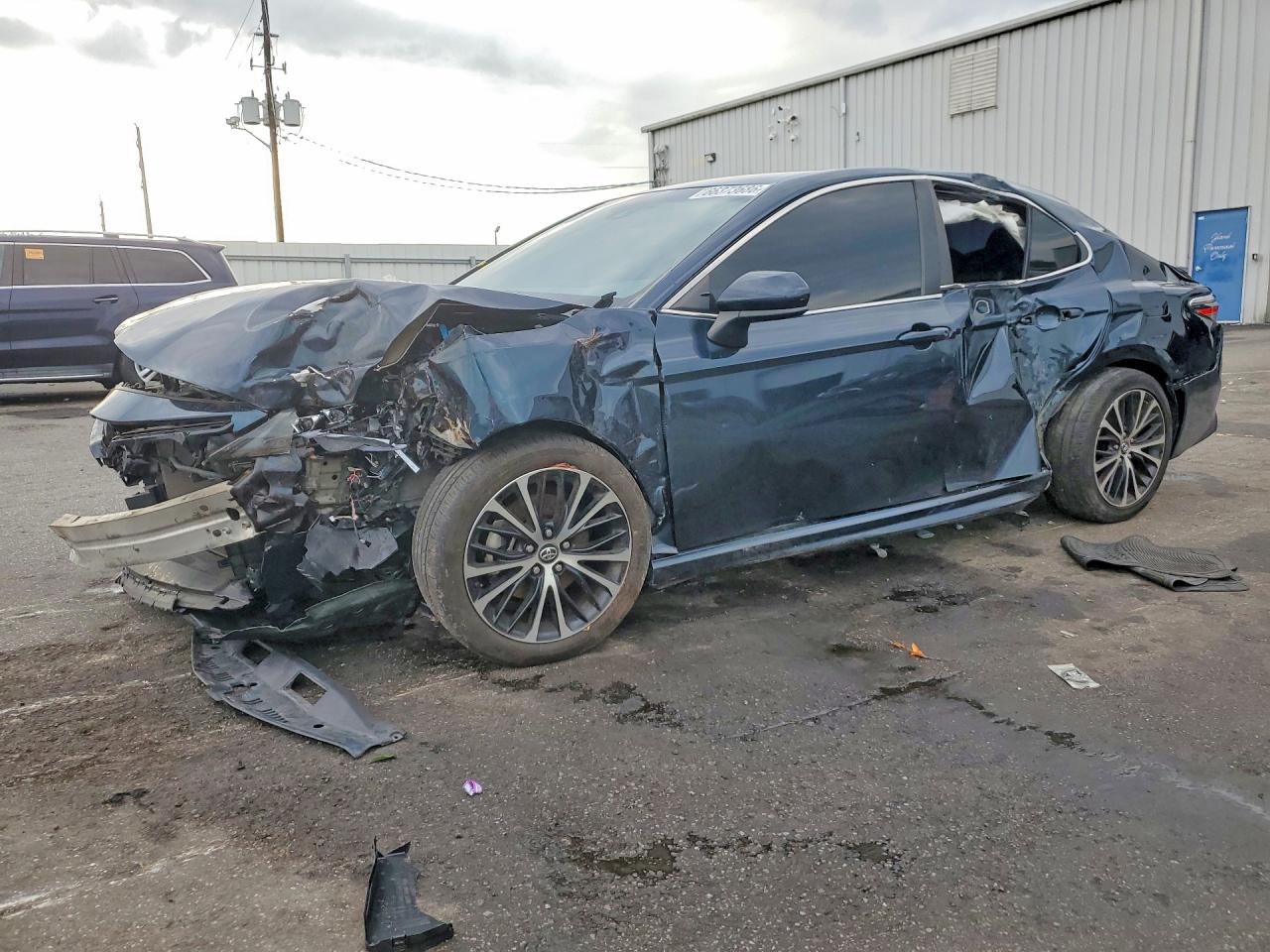 2018 TOYOTA CAMRY SE
