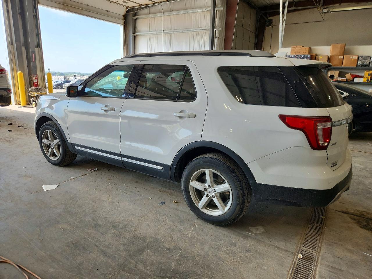 2017 FORD EXPLORER XLT — снимка 2