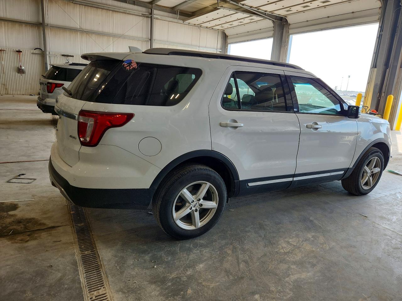 2017 FORD EXPLORER XLT — снимка 3