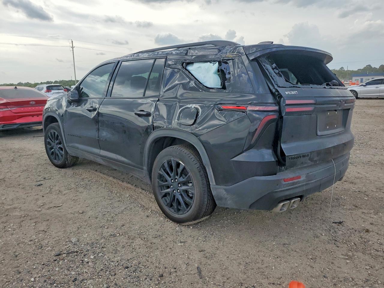 2026 CHEVROLET TRAVERSE LT — снимка 2
