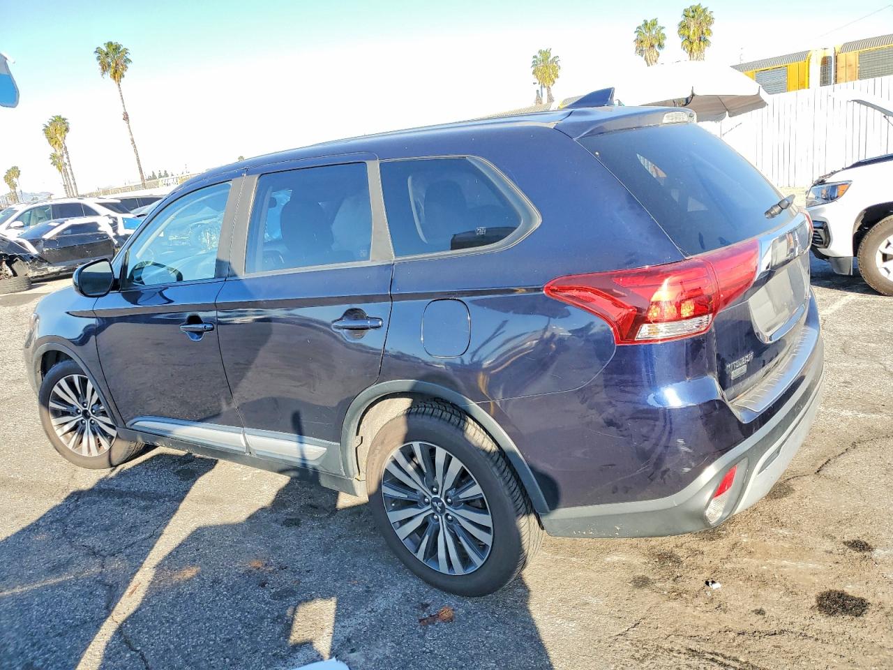 2019 MITSUBISHI OUTLANDER ES — снимка 2