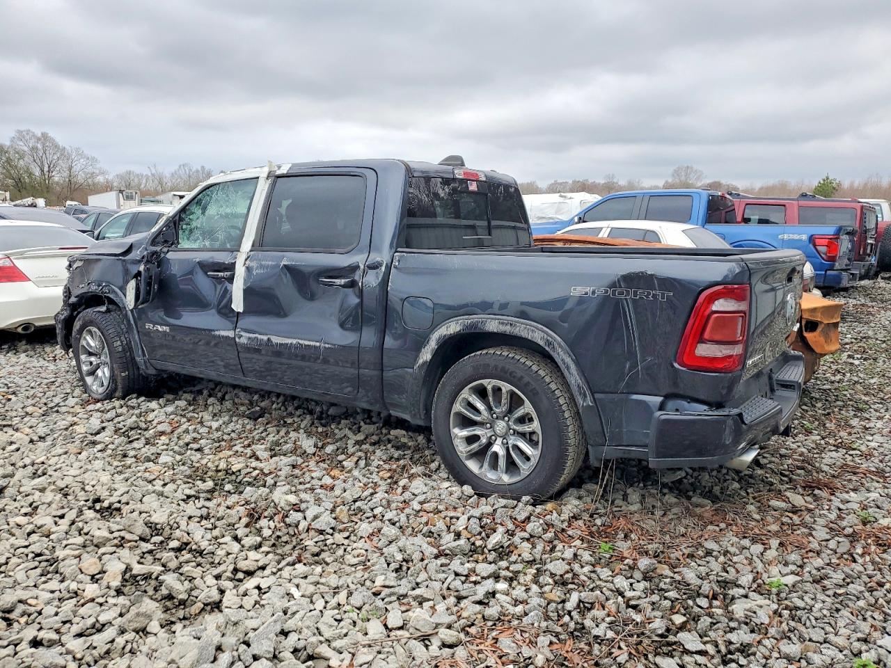 2020 RAM 1500 LARAMIE — снимка 2