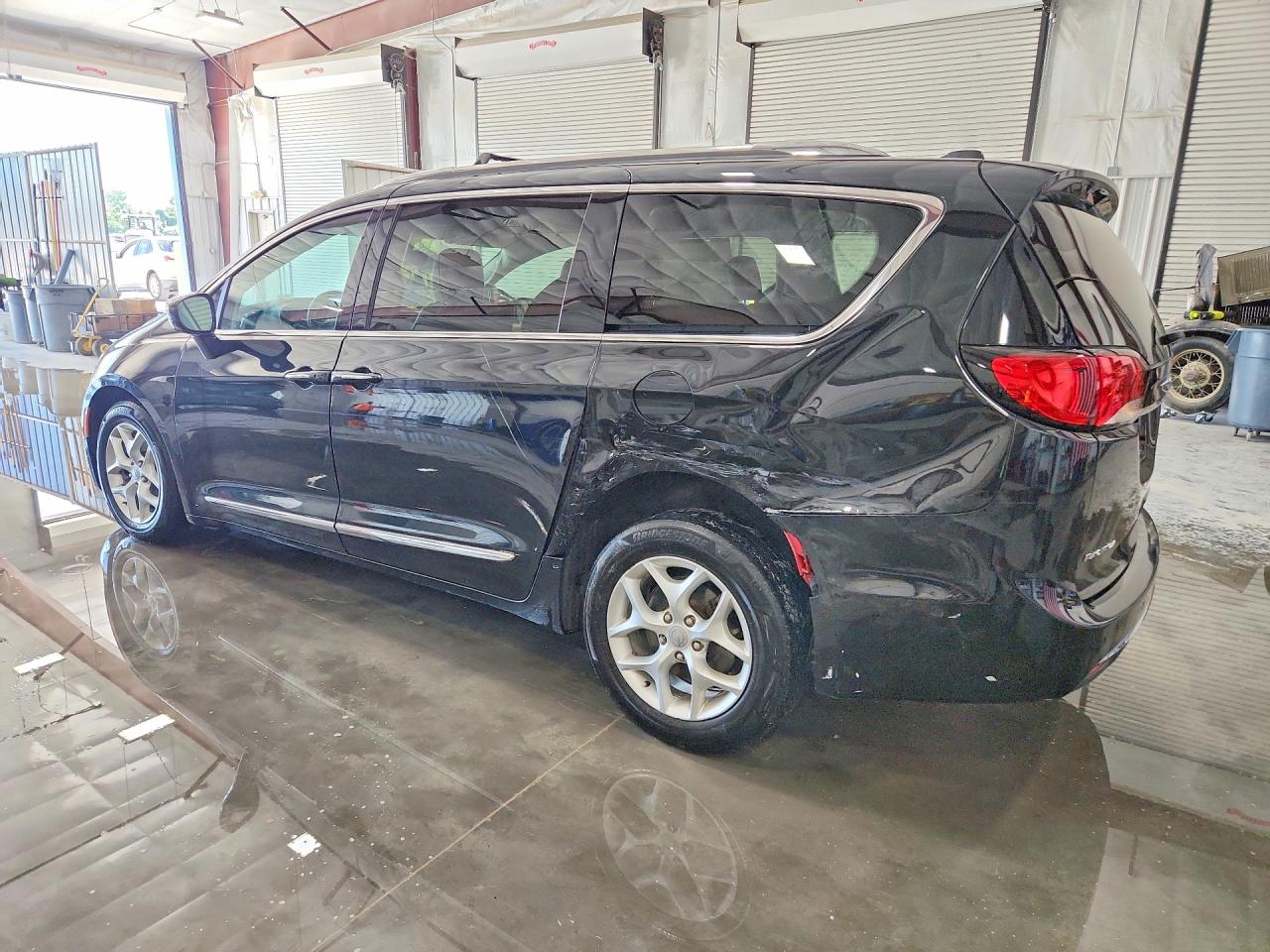 2020 CHRYSLER PACIFICA TOURING L PLUS — снимка 2