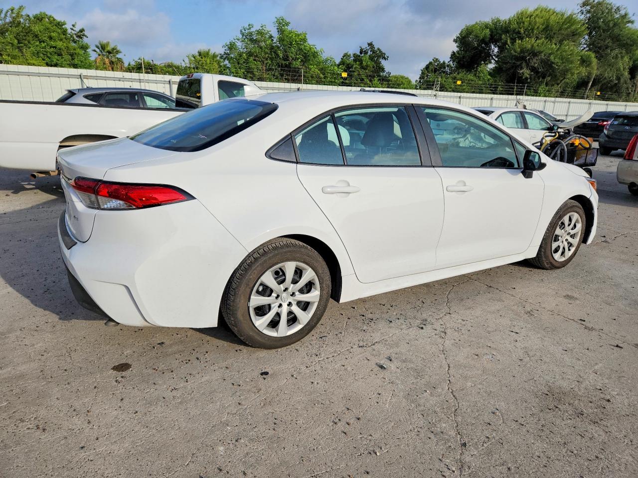 2025 TOYOTA COROLLA LE — снимка 3