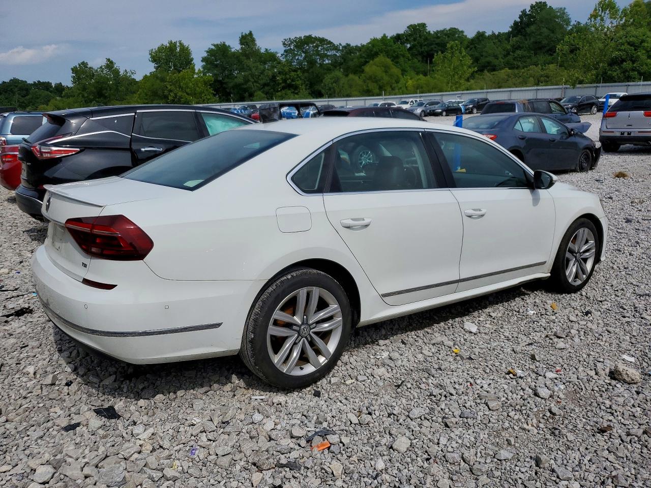 2017 VOLKSWAGEN PASSAT SEL PREMIUM — снимка 3