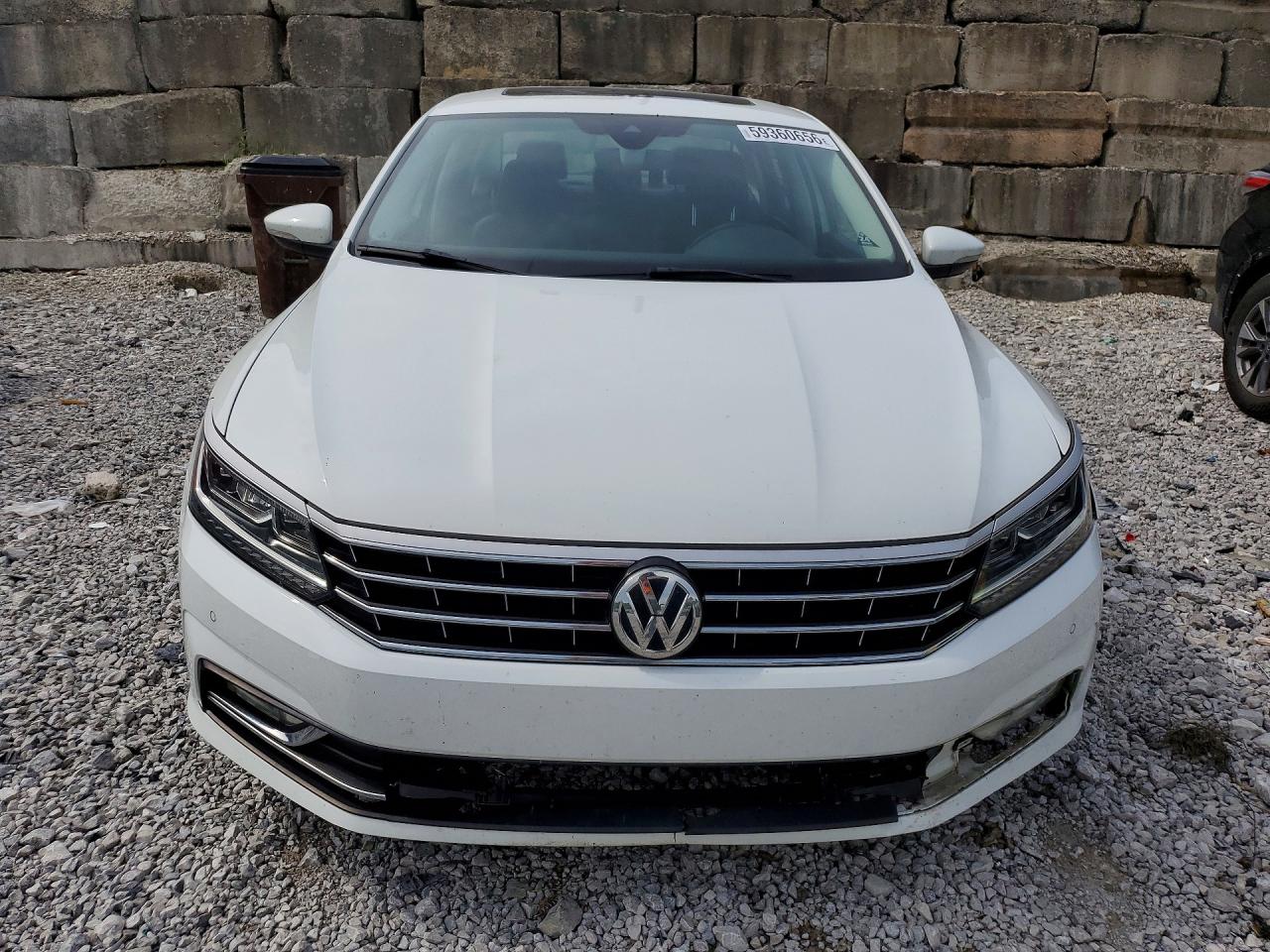 2017 VOLKSWAGEN PASSAT SEL PREMIUM — снимка 5