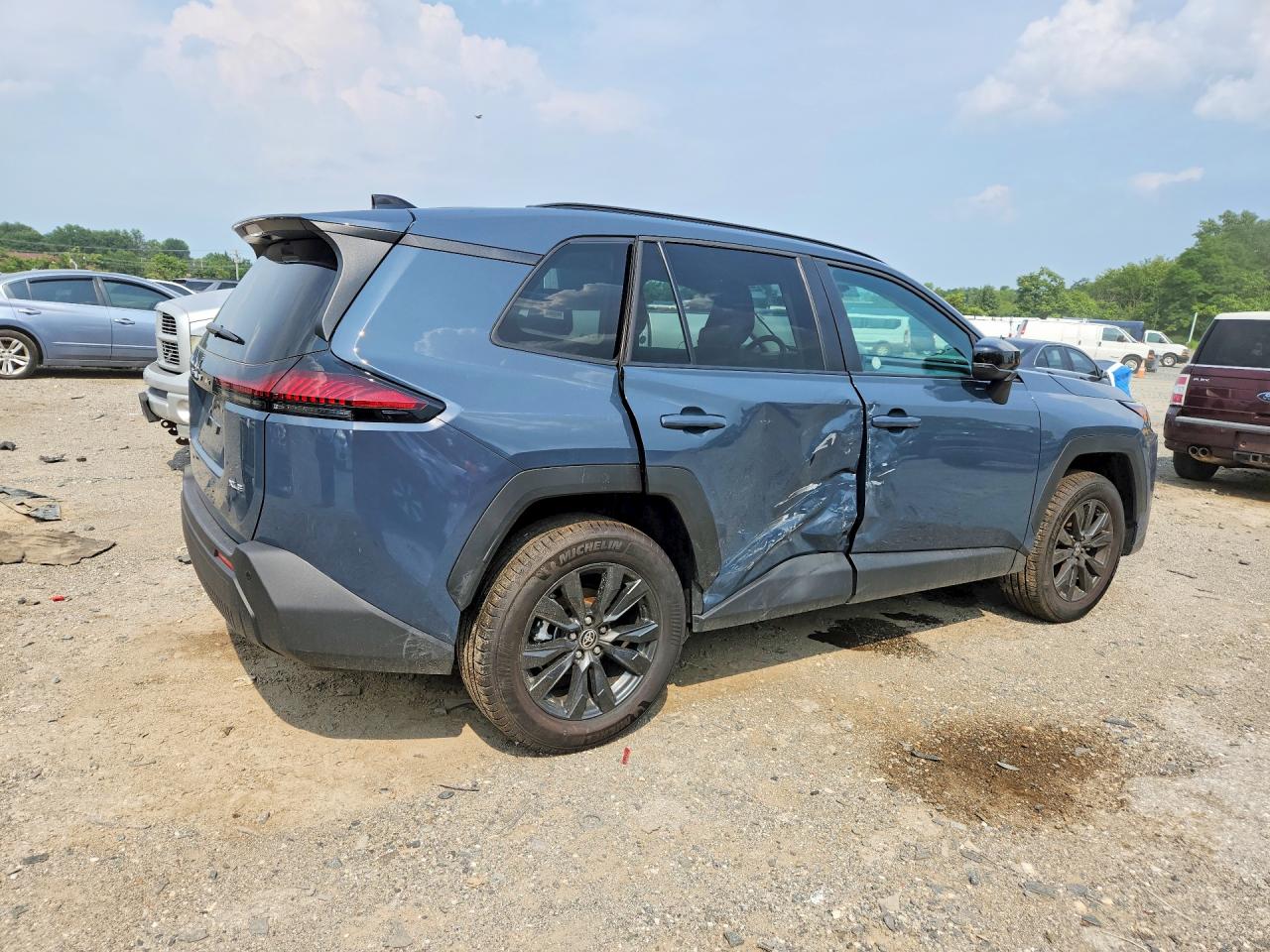 2026 TOYOTA RAV4 XLE PREMIUM — снимка 3
