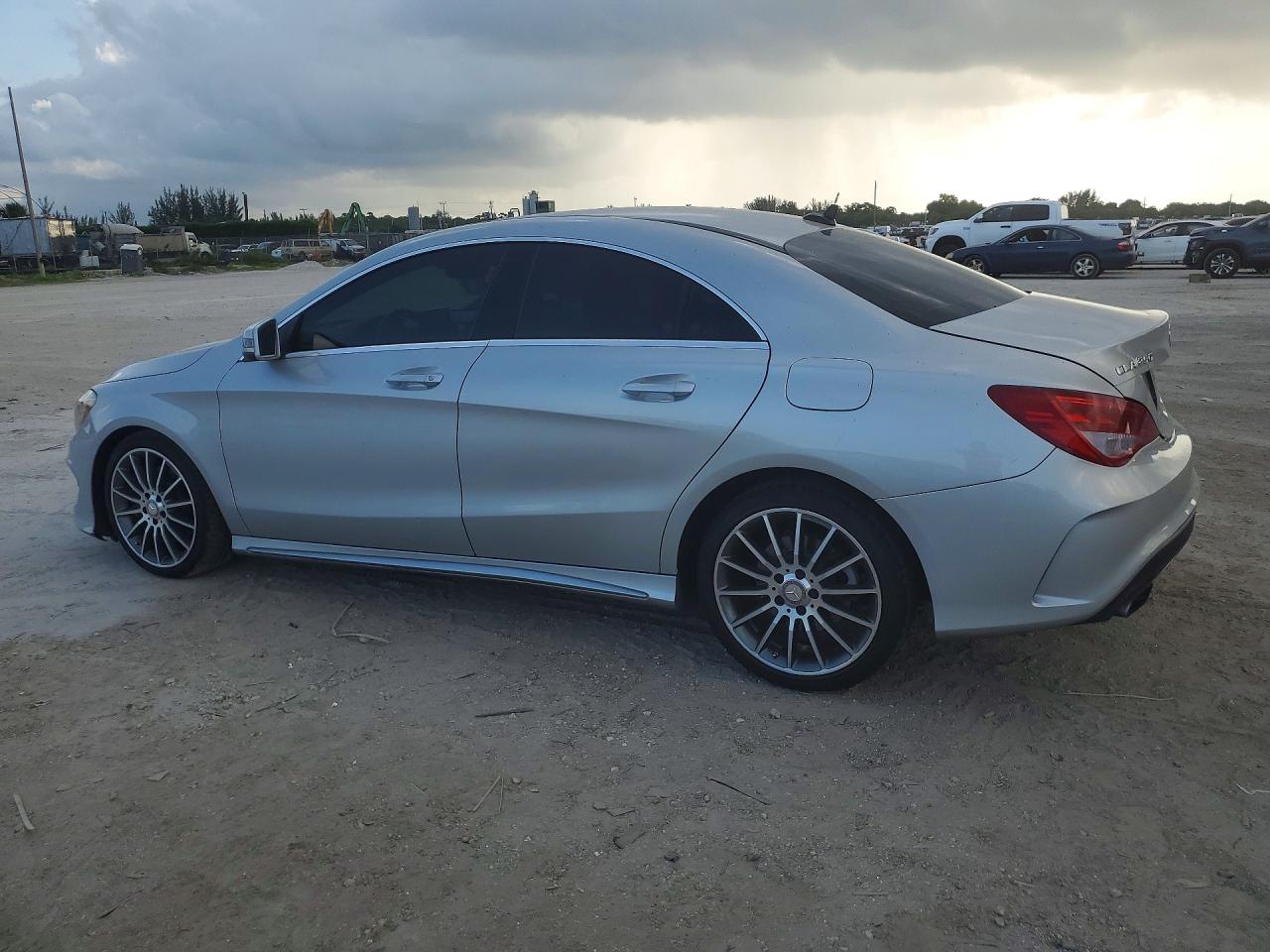 2016 MERCEDES-BENZ CLA 250 — снимка 2