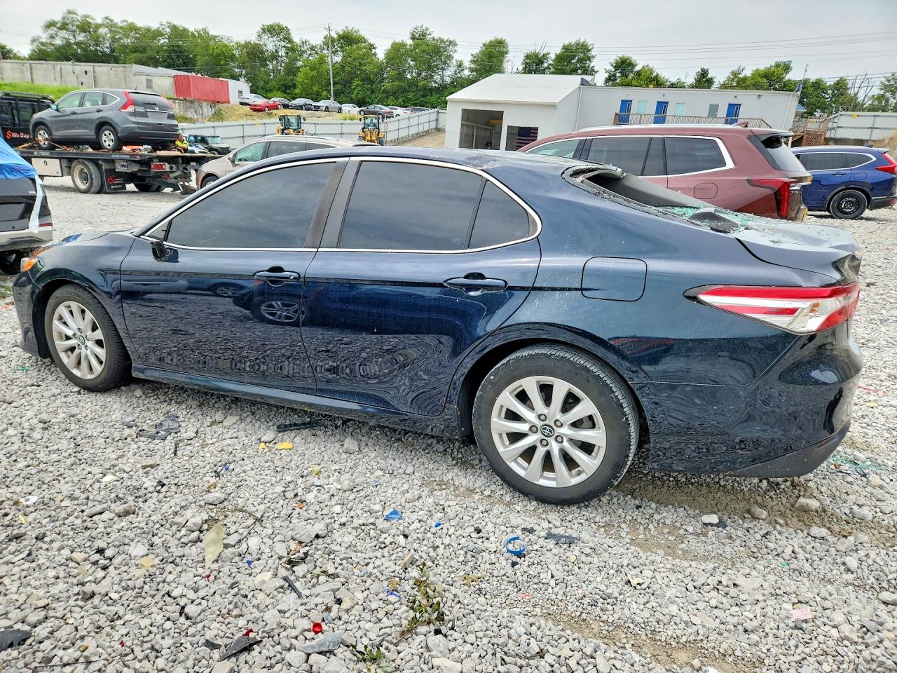 2018 TOYOTA CAMRY LE — снимка 2