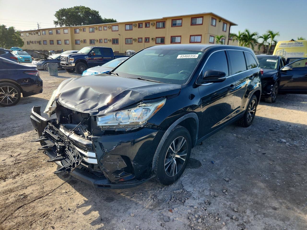 2019 TOYOTA HIGHLANDER LE