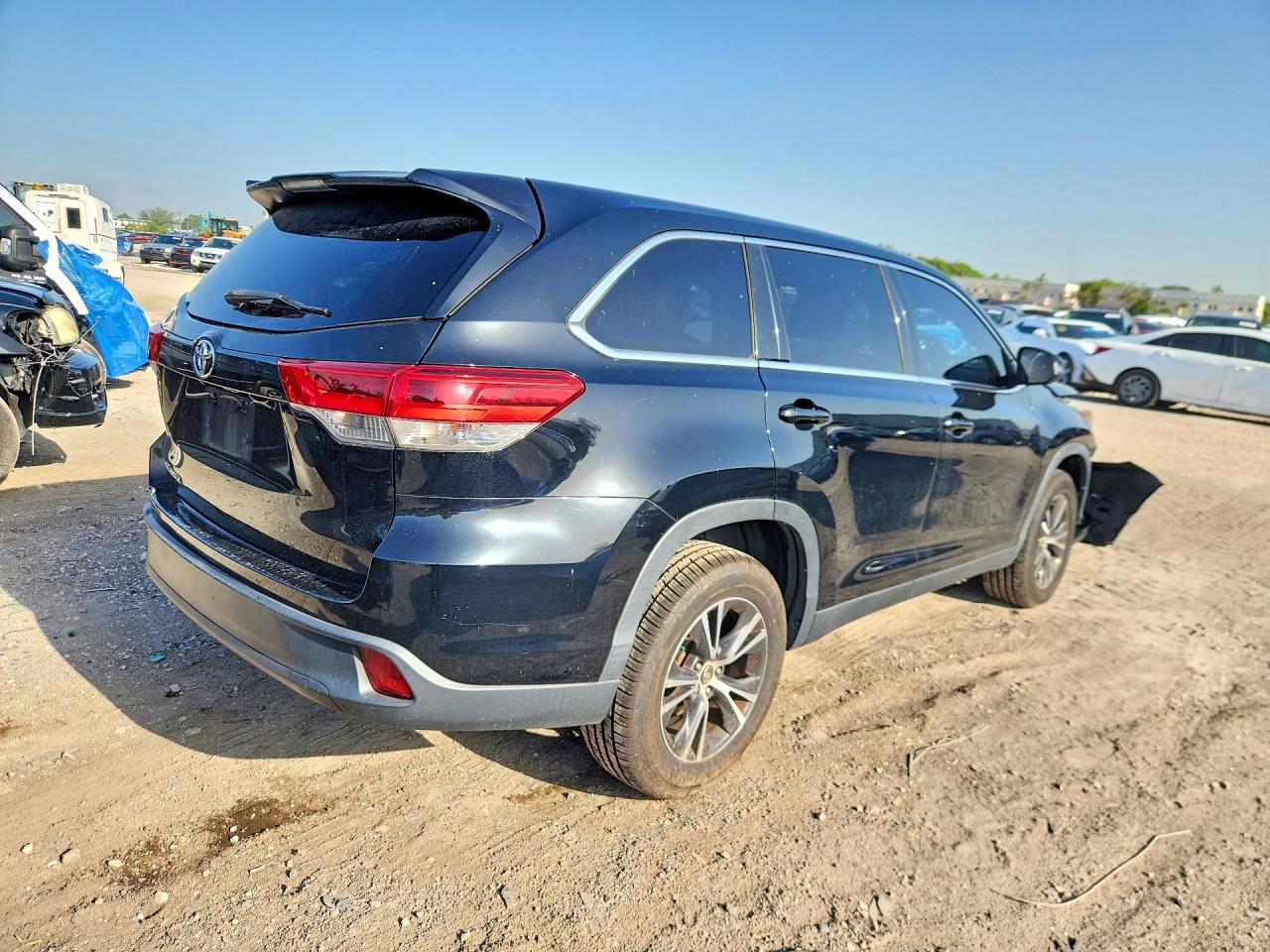 2019 TOYOTA HIGHLANDER LE — снимка 3