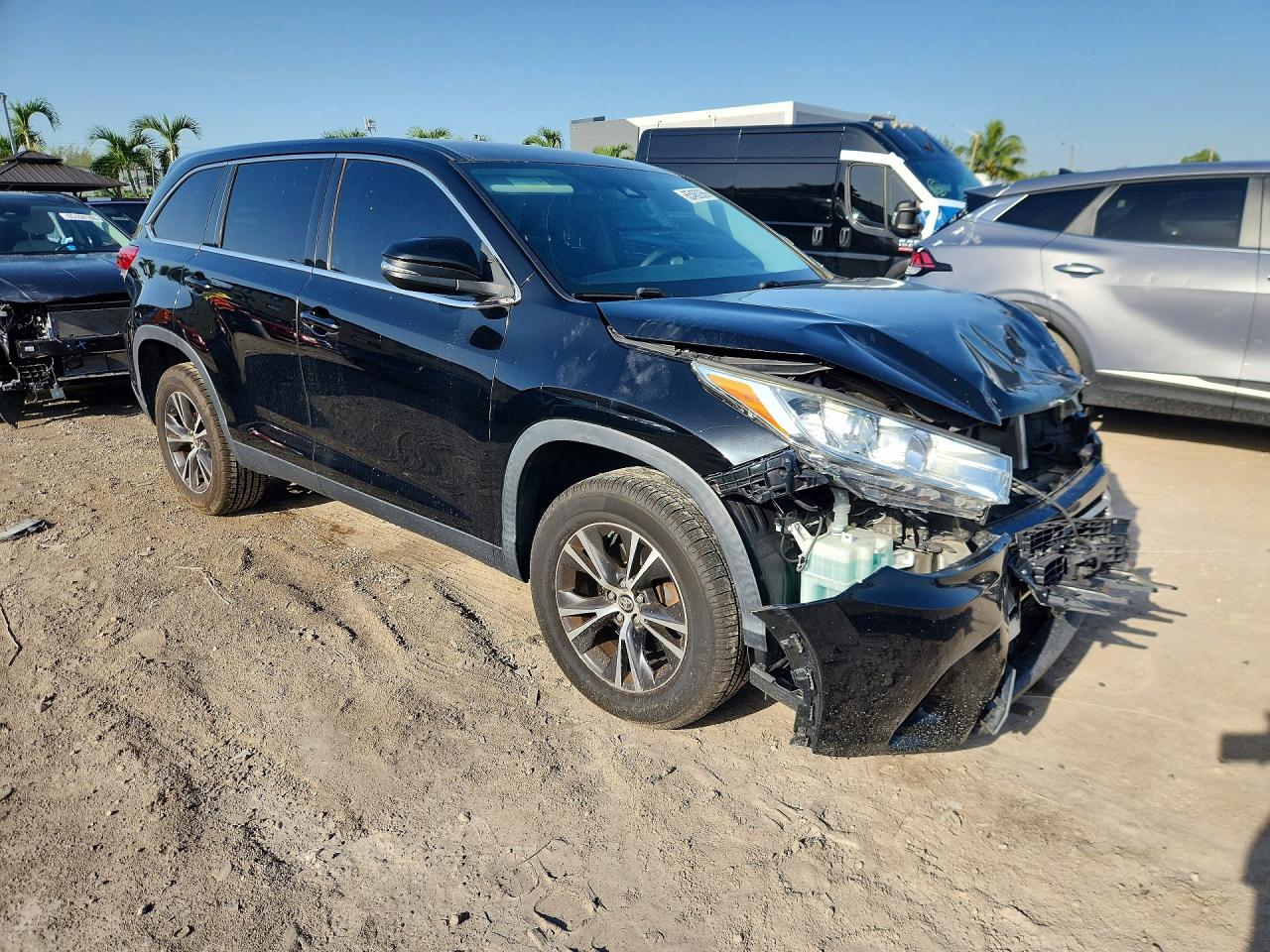 2019 TOYOTA HIGHLANDER LE — снимка 4