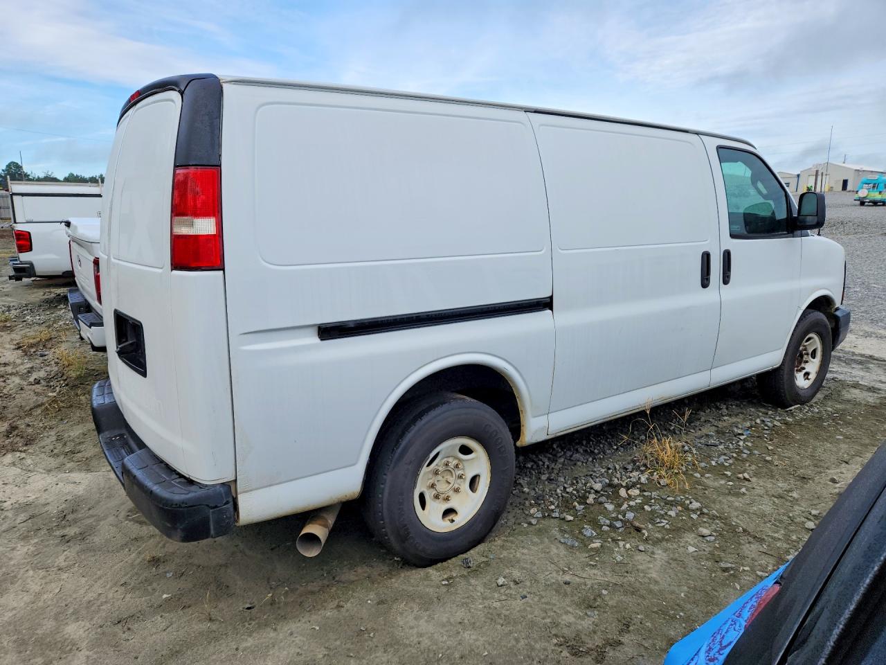 2017 CHEVROLET EXPRESS G2500 — снимка 3