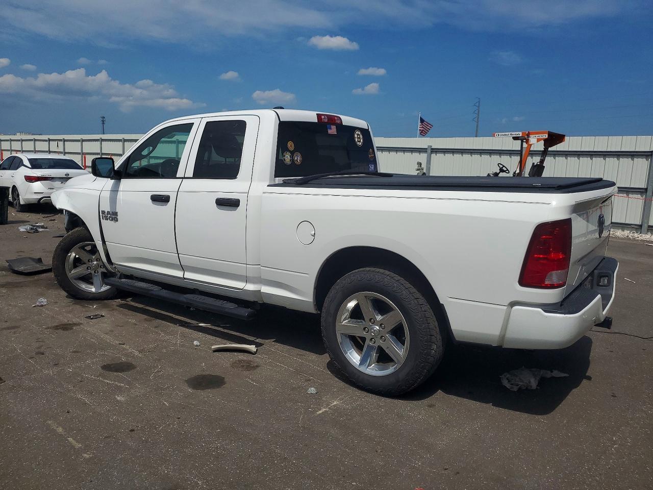 2017 RAM 1500 ST — снимка 2