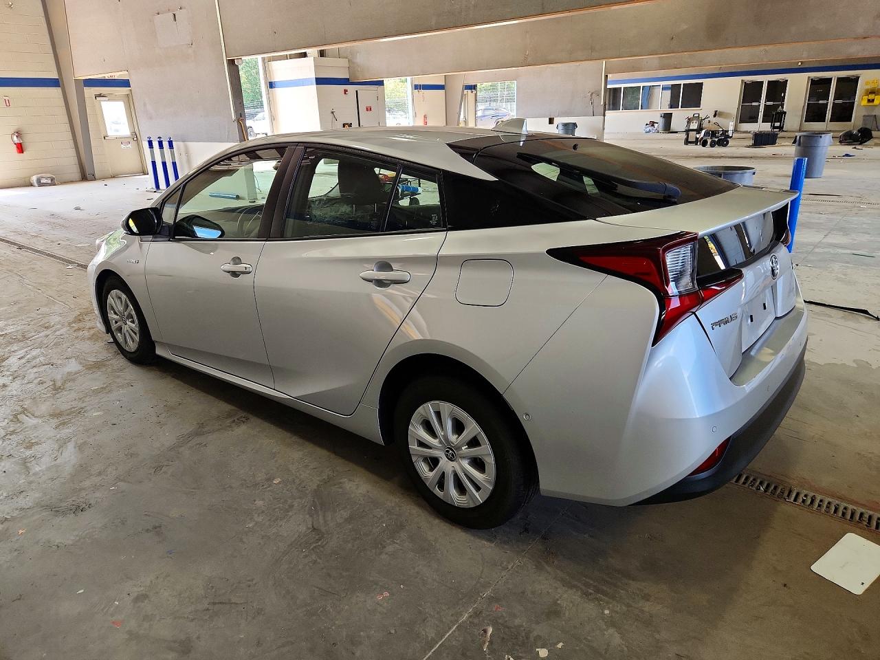 2021 TOYOTA PRIUS LE — снимка 2
