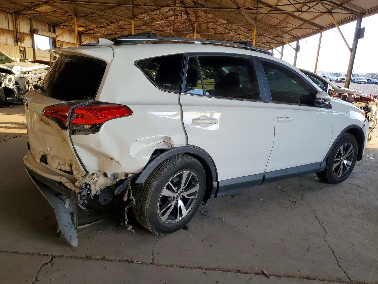 2017 TOYOTA RAV4 XLE — снимка 3
