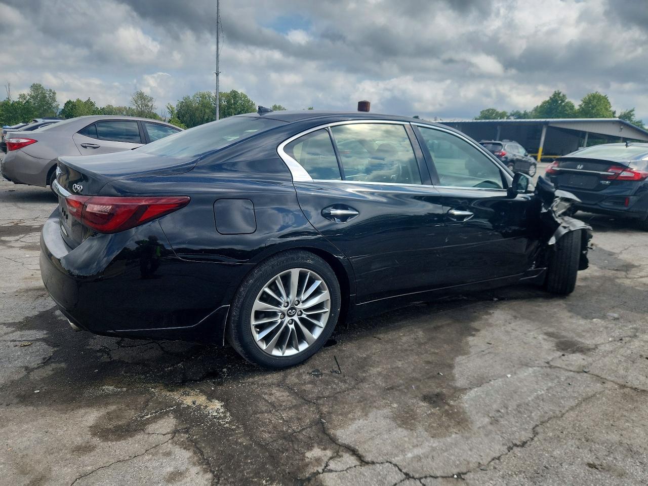 2018 INFINITI Q50 3.0T LUXE — снимка 3
