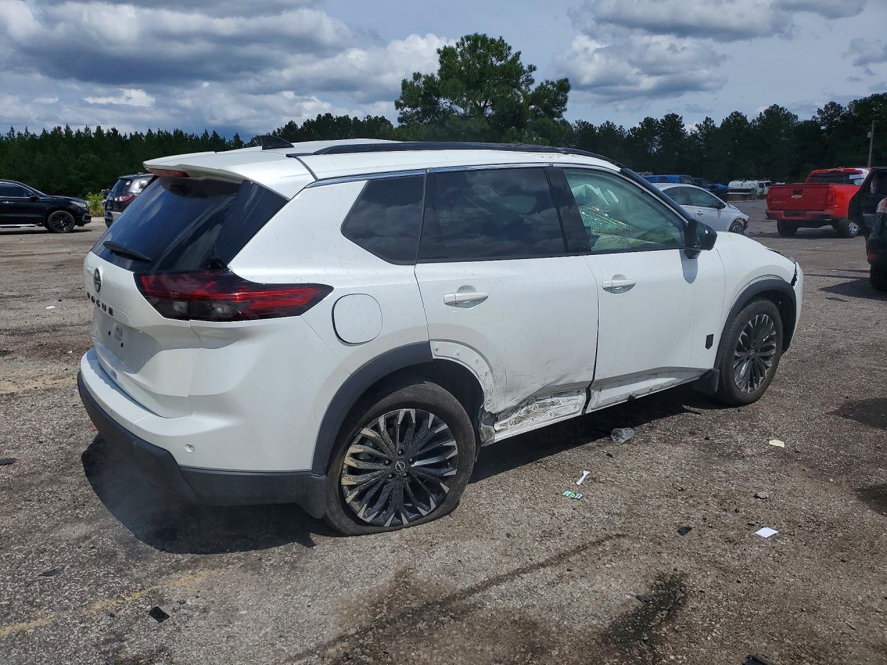 2026 NISSAN ROGUE DARK ARMOR — снимка 3