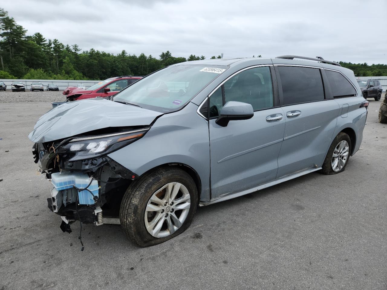 2022 TOYOTA SIENNA XLE