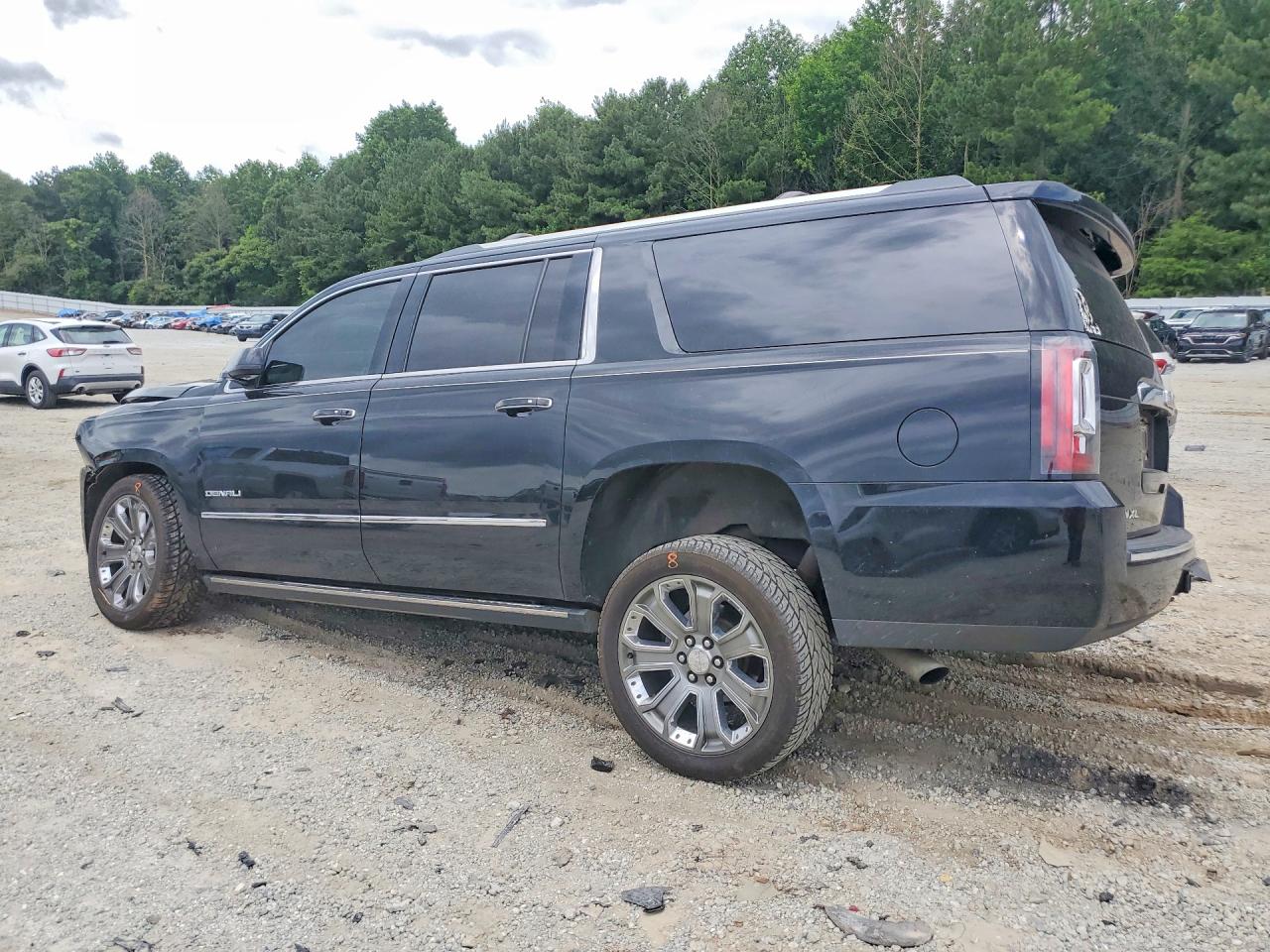 2016 GMC YUKON XL DENALI — снимка 2