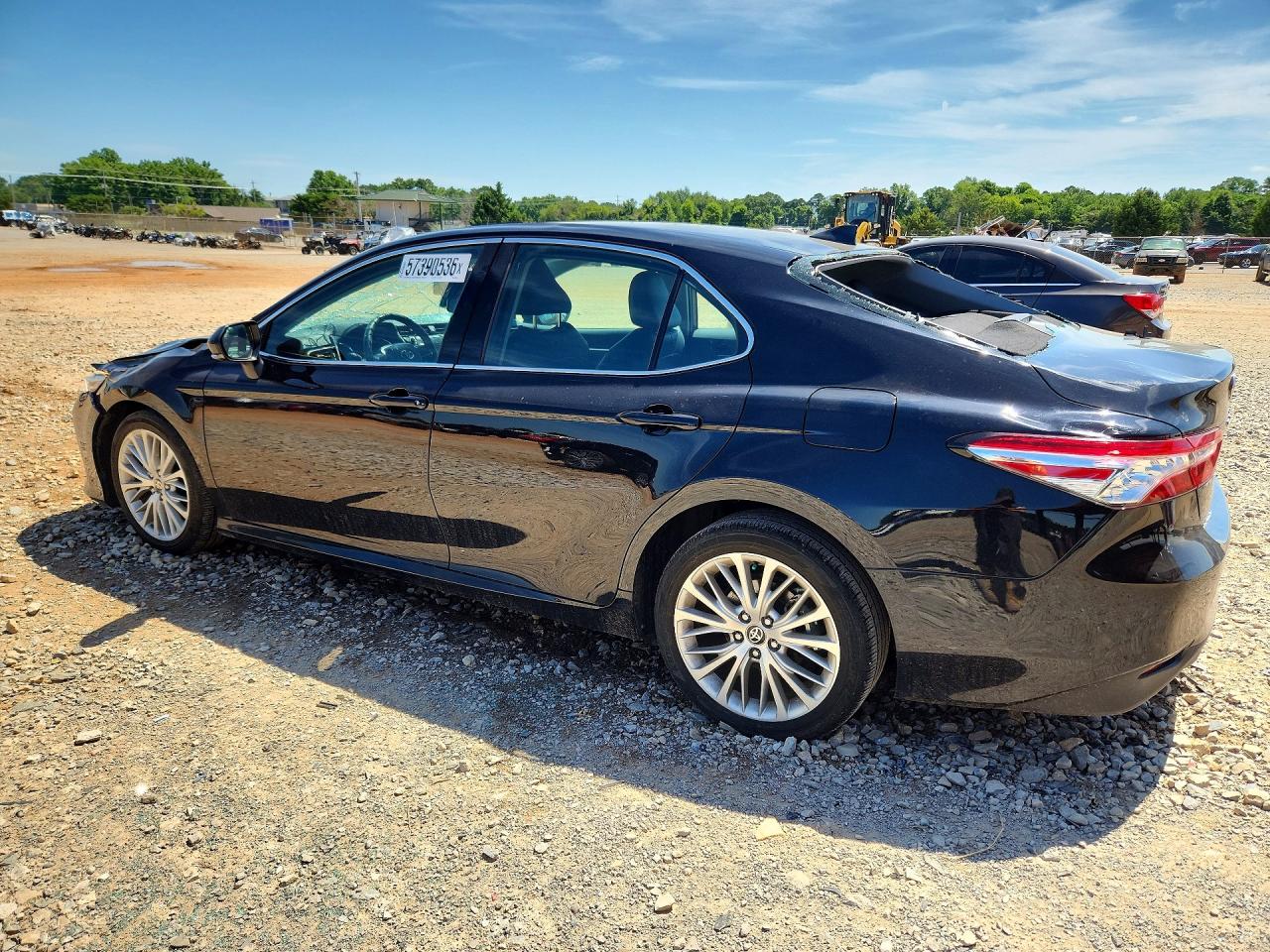 2020 TOYOTA CAMRY XLE — снимка 2