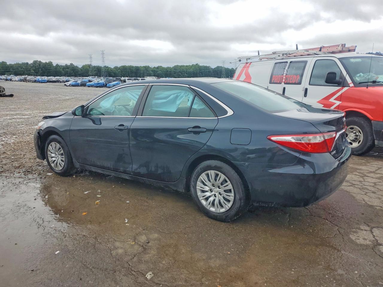2015 TOYOTA CAMRY LE — снимка 2