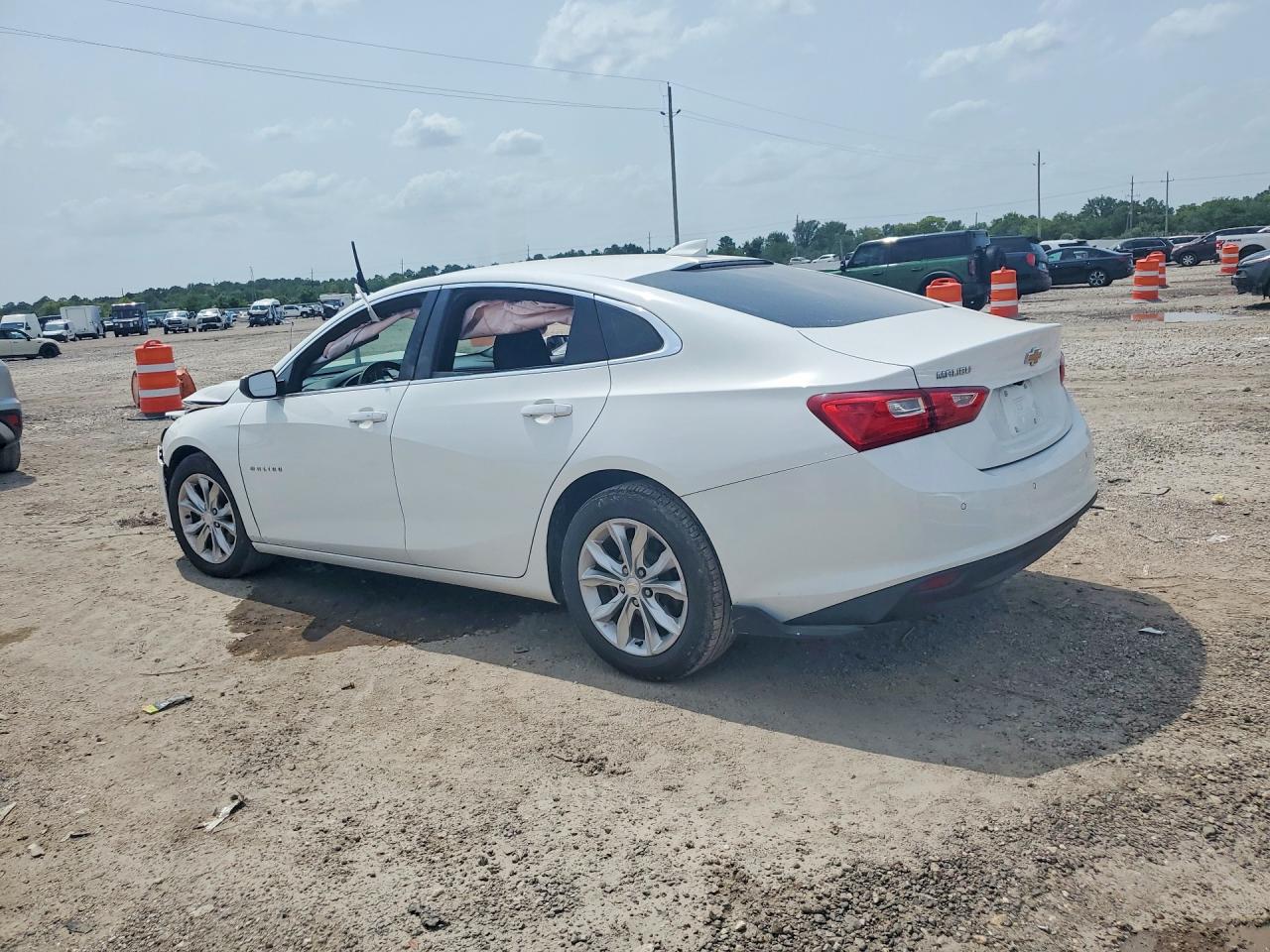 2024 CHEVROLET MALIBU LT — снимка 2