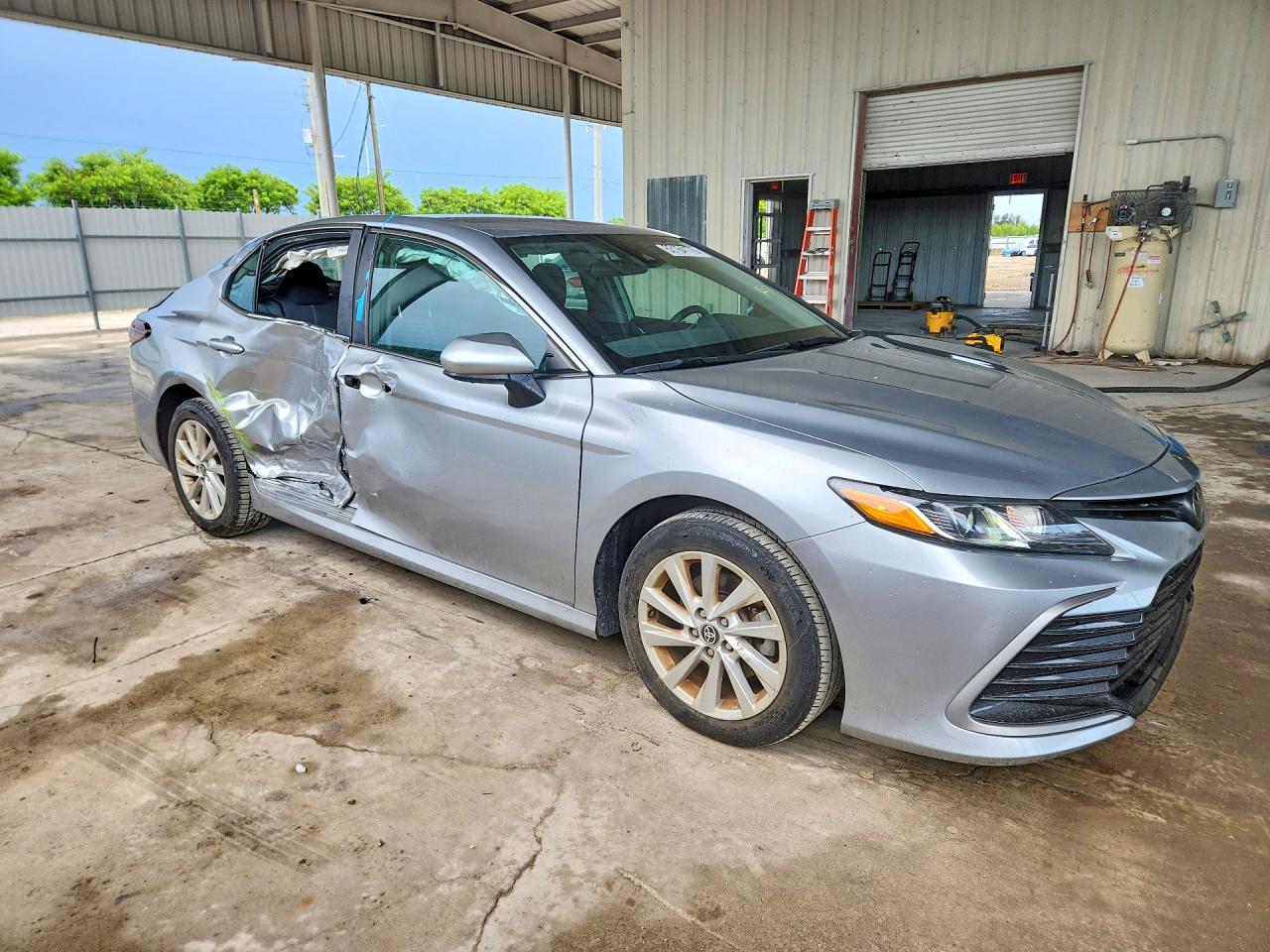 2023 TOYOTA CAMRY LE — снимка 4