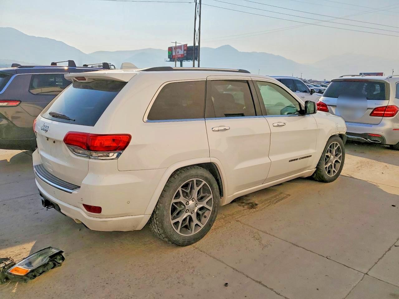 2019 JEEP GRAND CHEROKEE OVERLAND — снимка 4