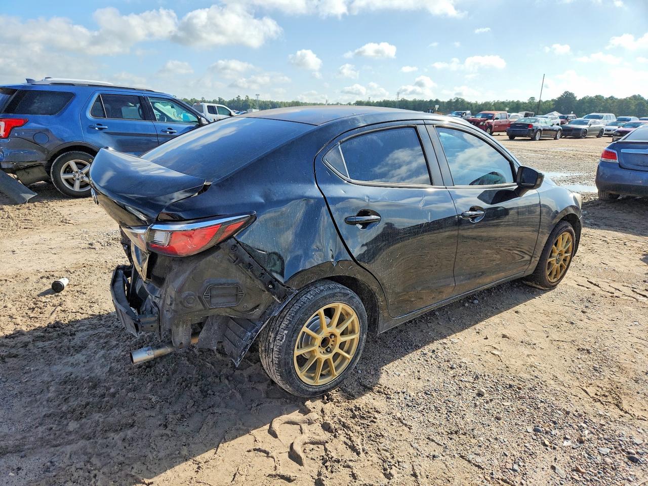 2017 TOYOTA YARIS IA BASE — снимка 3