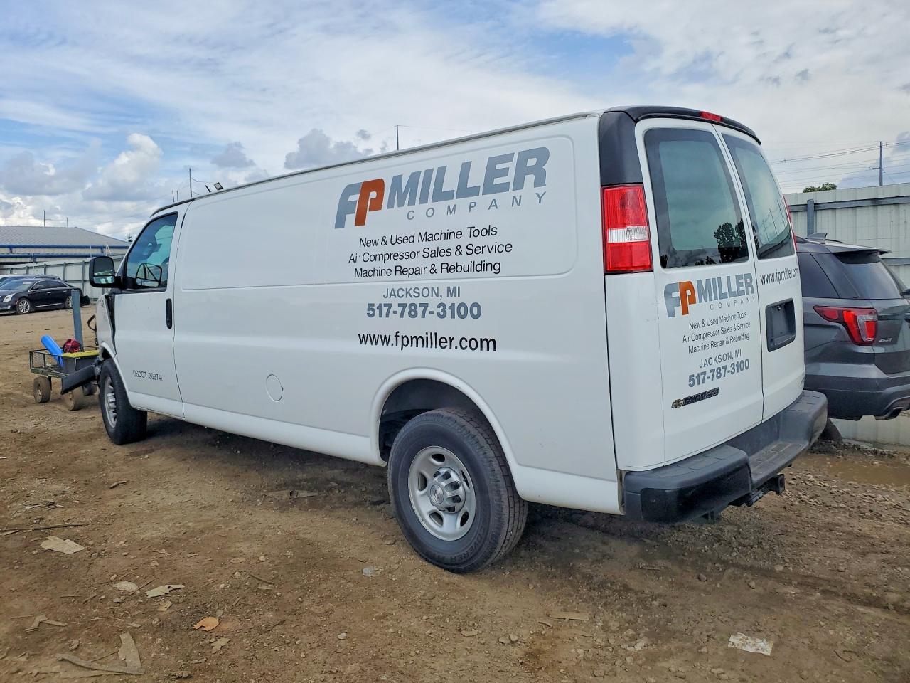 2017 CHEVROLET EXPRESS G2500 — снимка 2