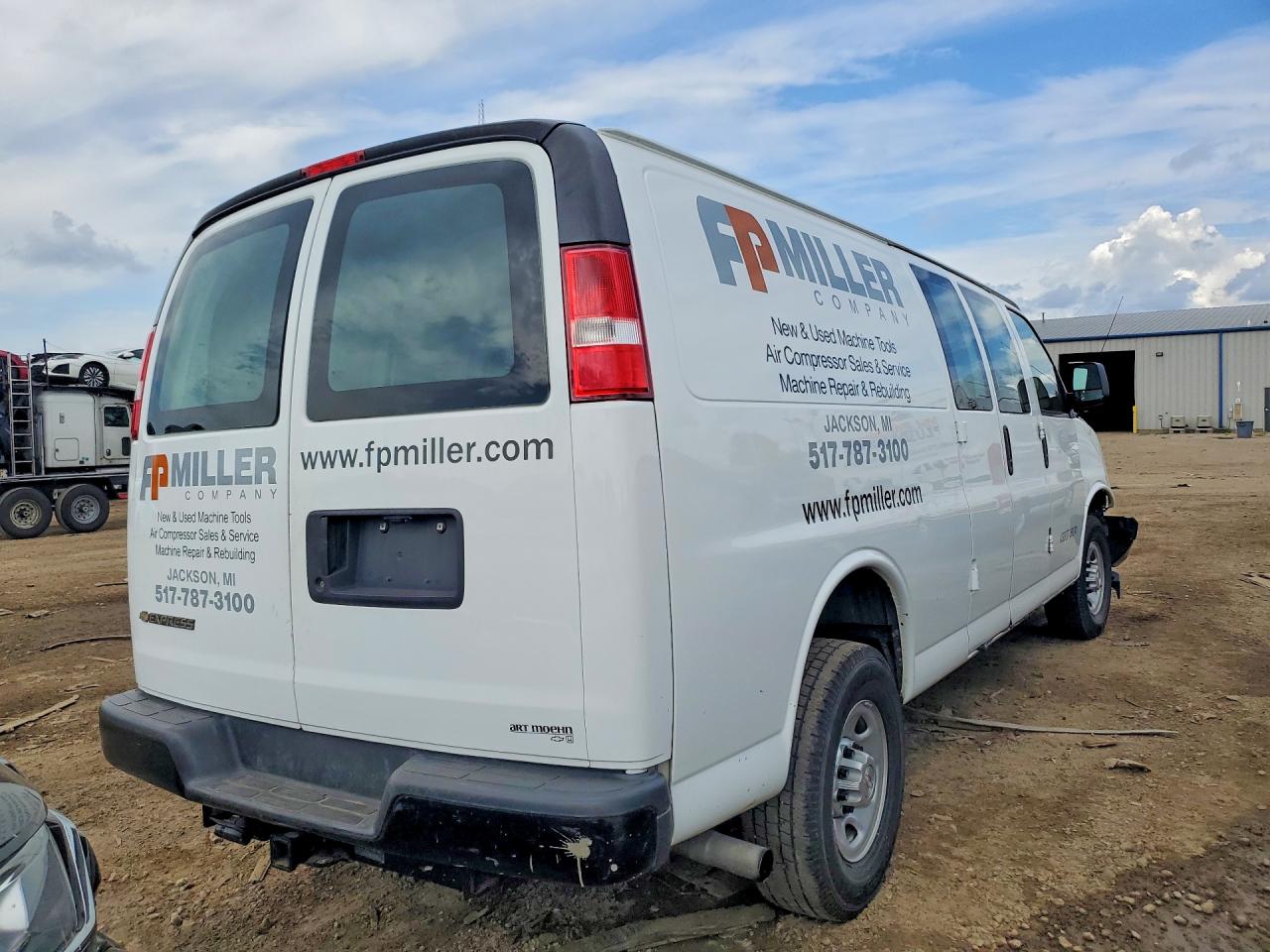 2017 CHEVROLET EXPRESS G2500 — снимка 3