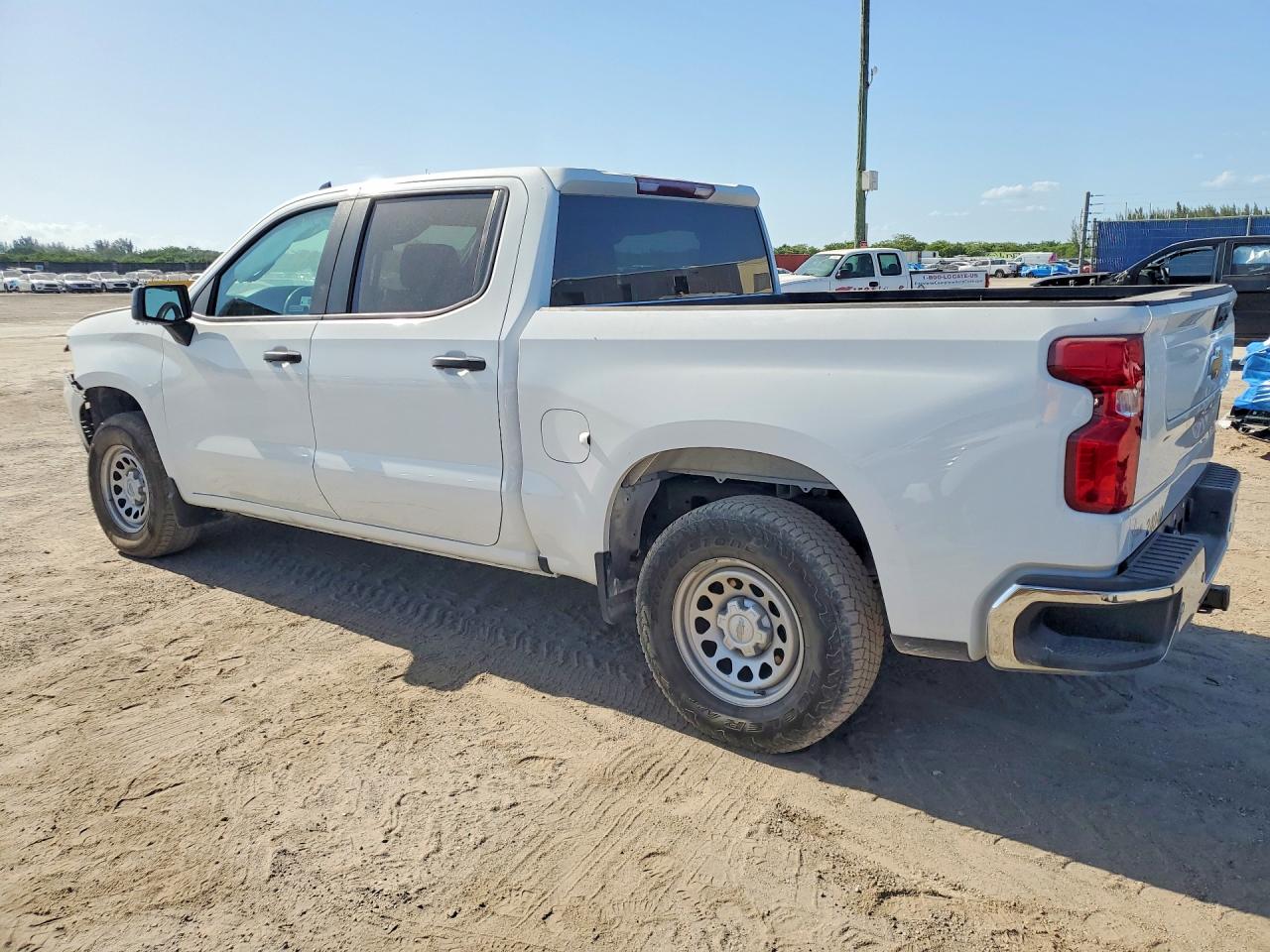 2024 CHEVROLET SILVERADO K1500 — снимка 2