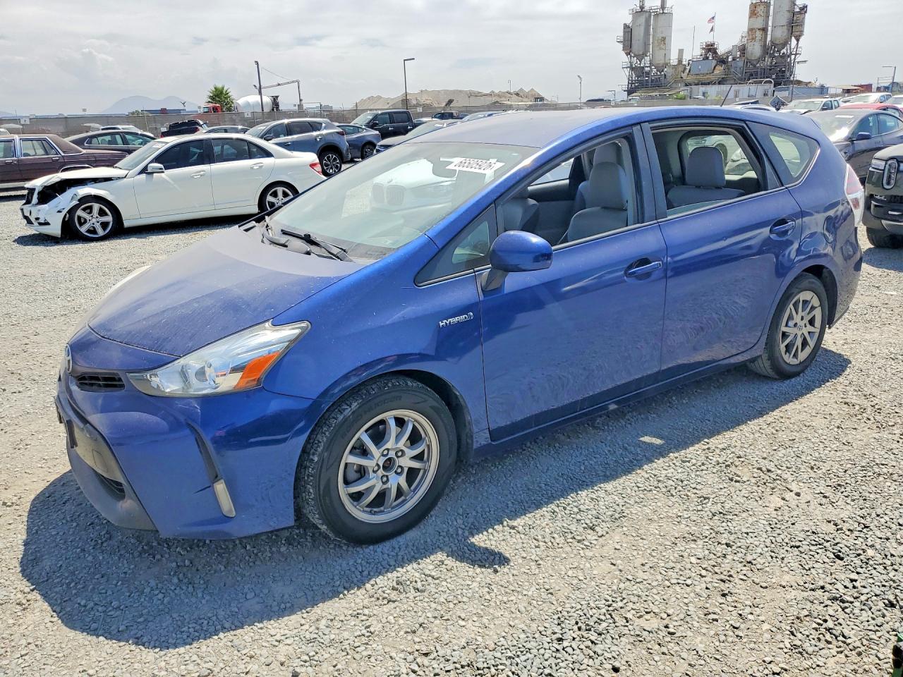 2016 TOYOTA PRIUS V FOUR