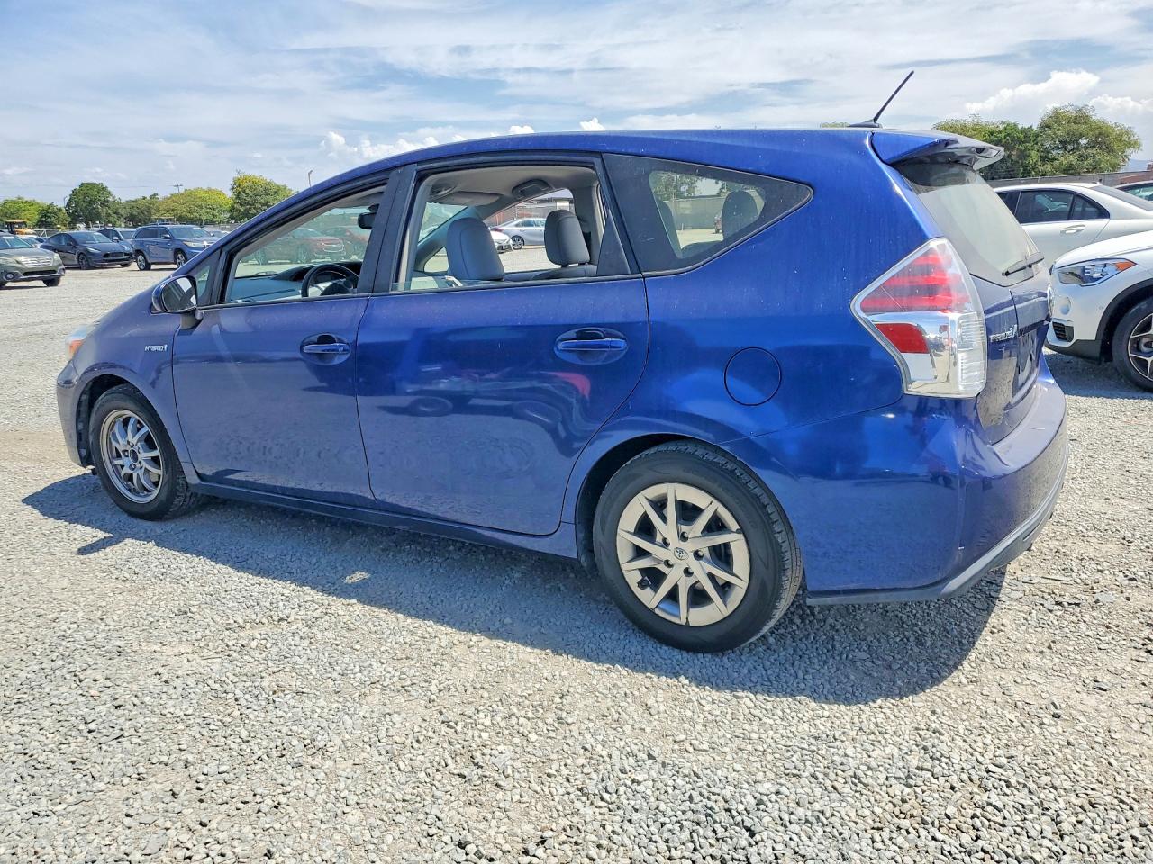 2016 TOYOTA PRIUS V FOUR — снимка 2