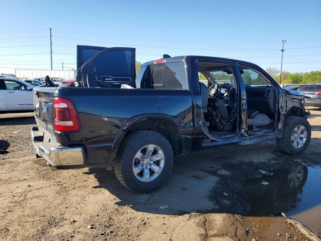 2021 RAM 1500 LARAMIE — снимка 3