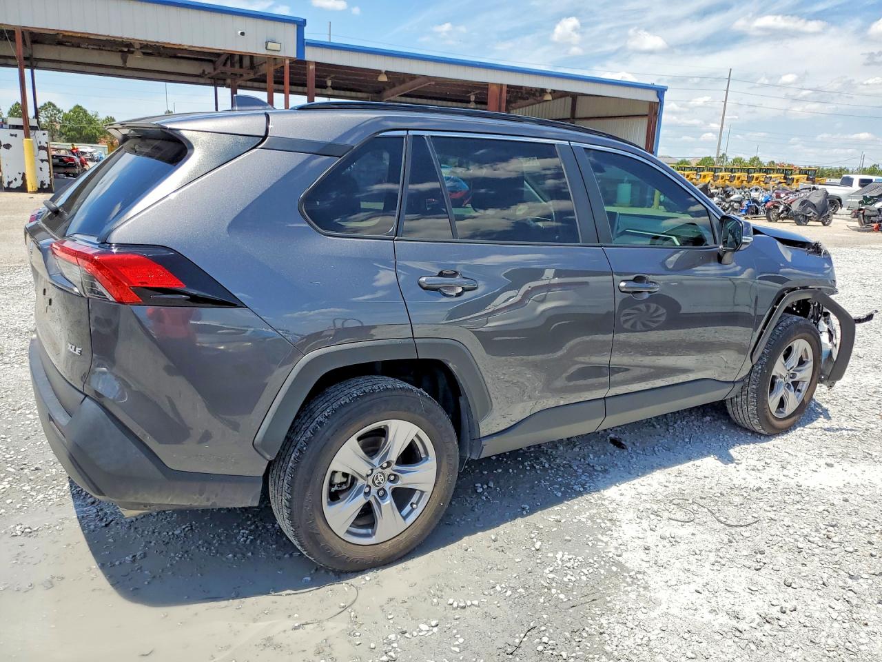 2023 TOYOTA RAV4 XLE — снимка 3