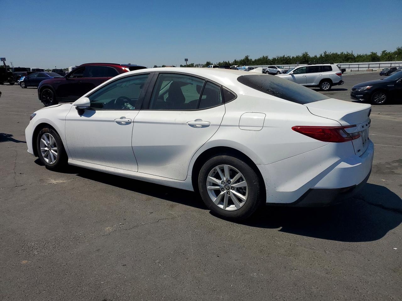2025 TOYOTA CAMRY LE — снимка 2