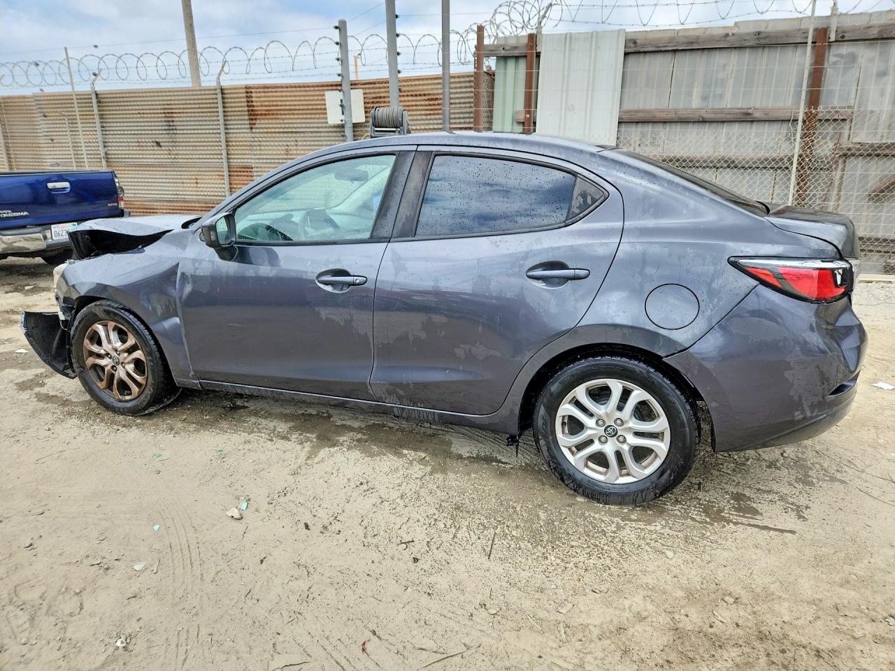 2017 TOYOTA YARIS IA BASE — снимка 2