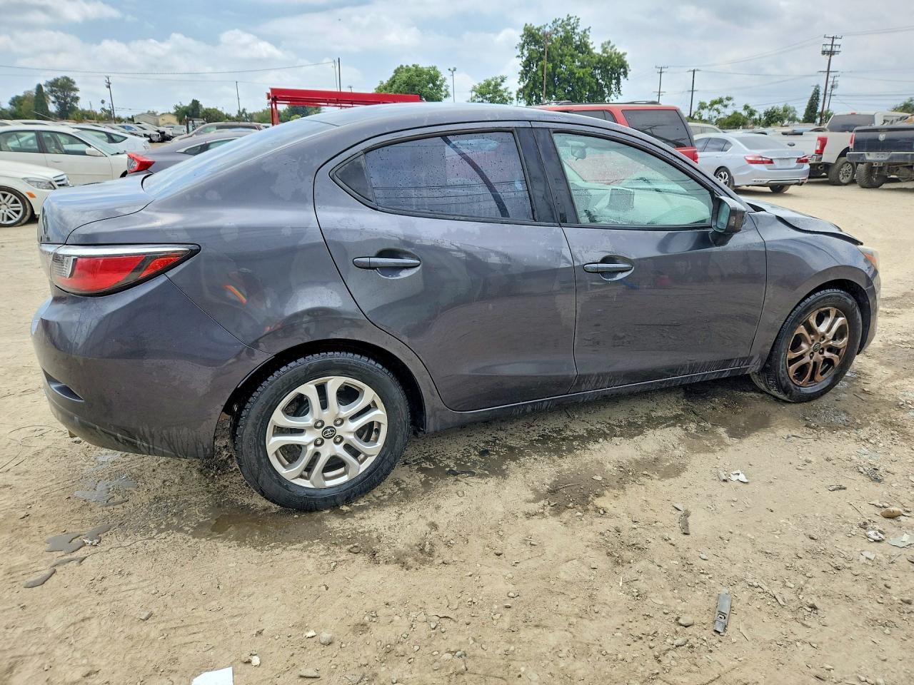 2017 TOYOTA YARIS IA BASE — снимка 3