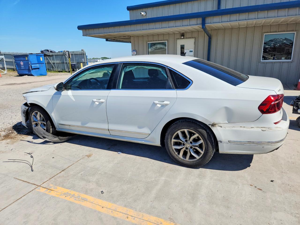 2017 VOLKSWAGEN PASSAT S — снимка 2