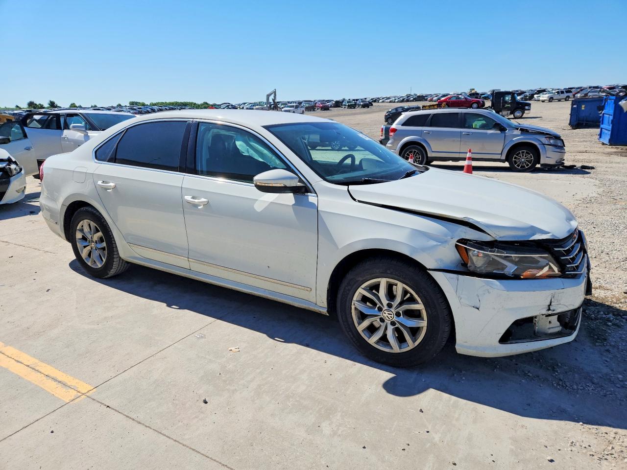 2017 VOLKSWAGEN PASSAT S — снимка 4