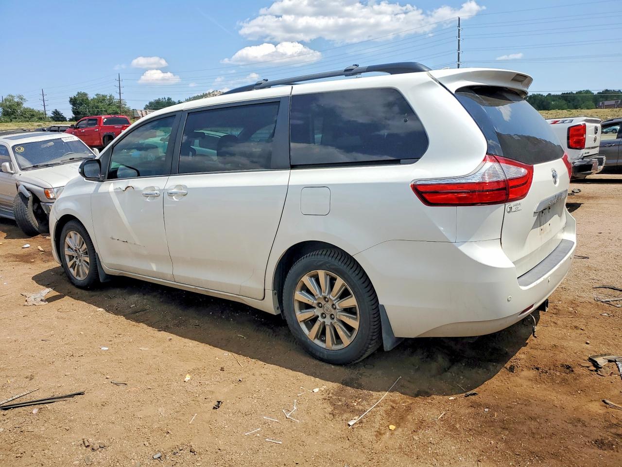 2015 TOYOTA SIENNA LIMITED 7-PASSENGER — снимка 2
